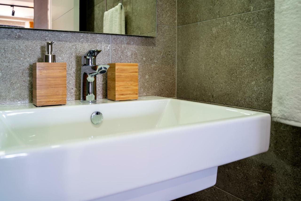 Sealine Apartments A1 ティヴァト エクステリア 写真